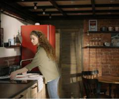 famme de menage et cuisine